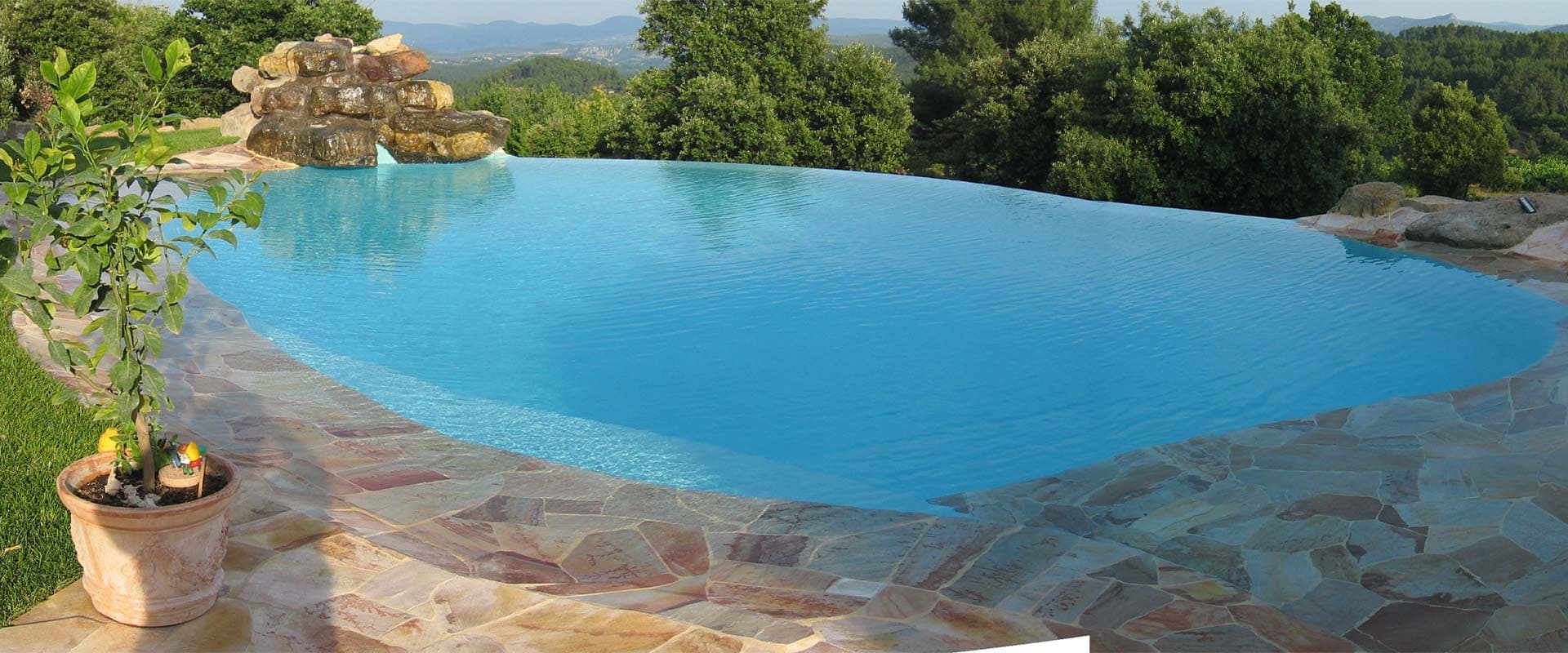 Piscine lagon Ambiance tropicale